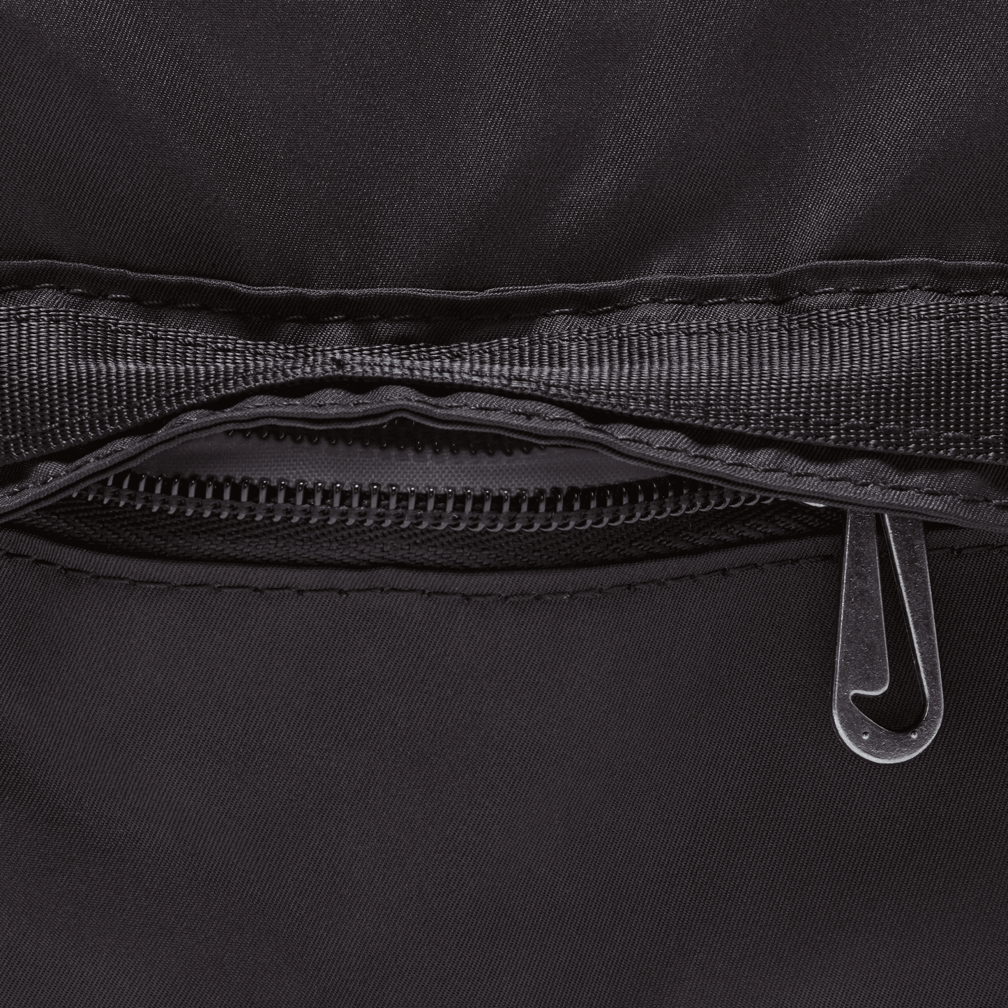 Nike Sportswear Futura Luxe Bag Black
