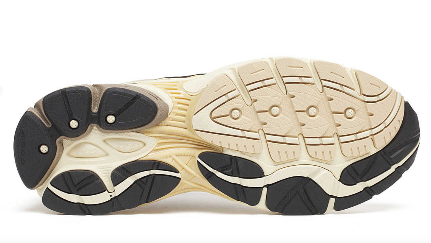 Saucony ProGrid Omni 9 Gold White