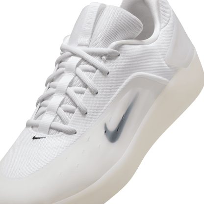 Nike SB Zoom Nyjah 4 White Black