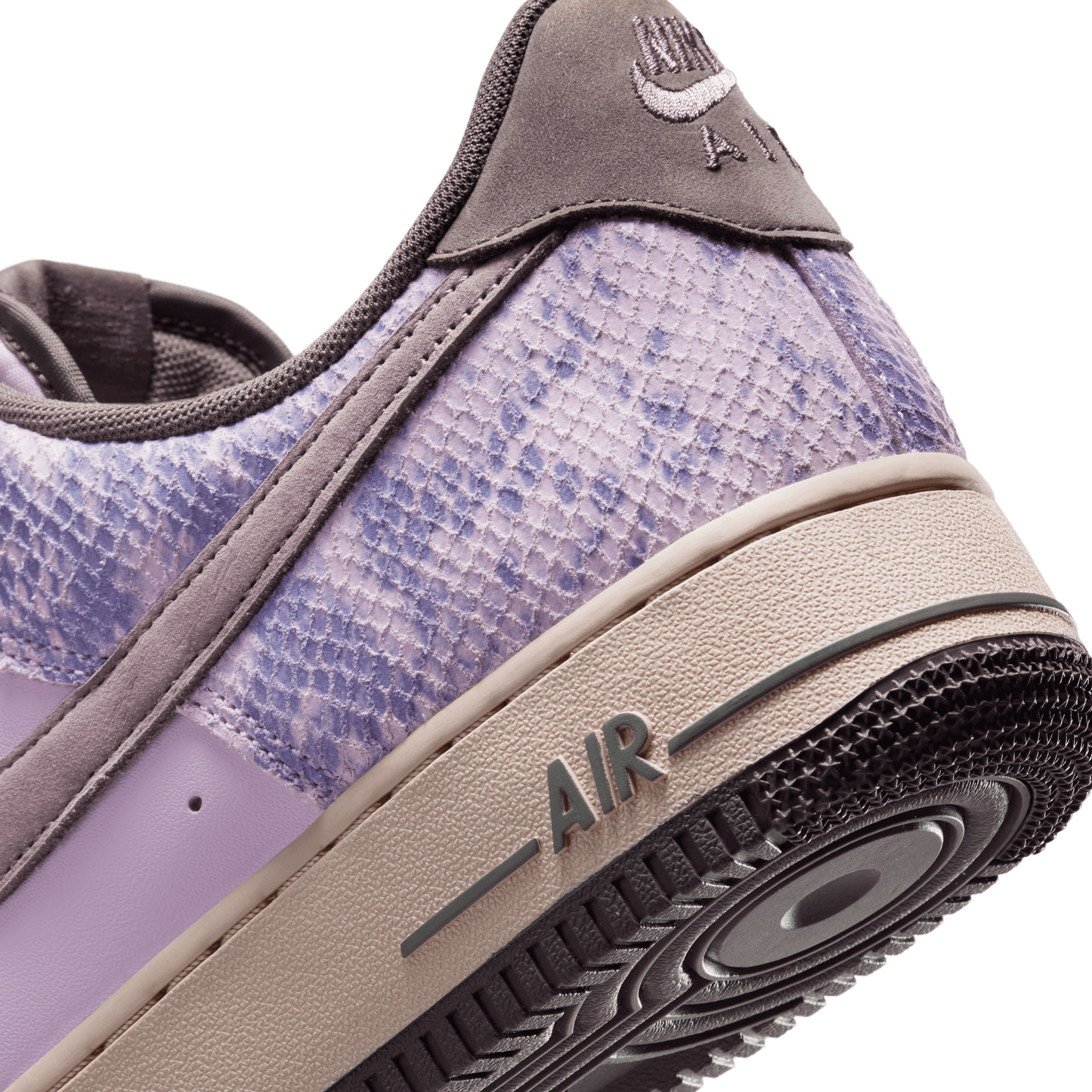 Nike Air Force 1 '07 LV8 Doll Purple Cave