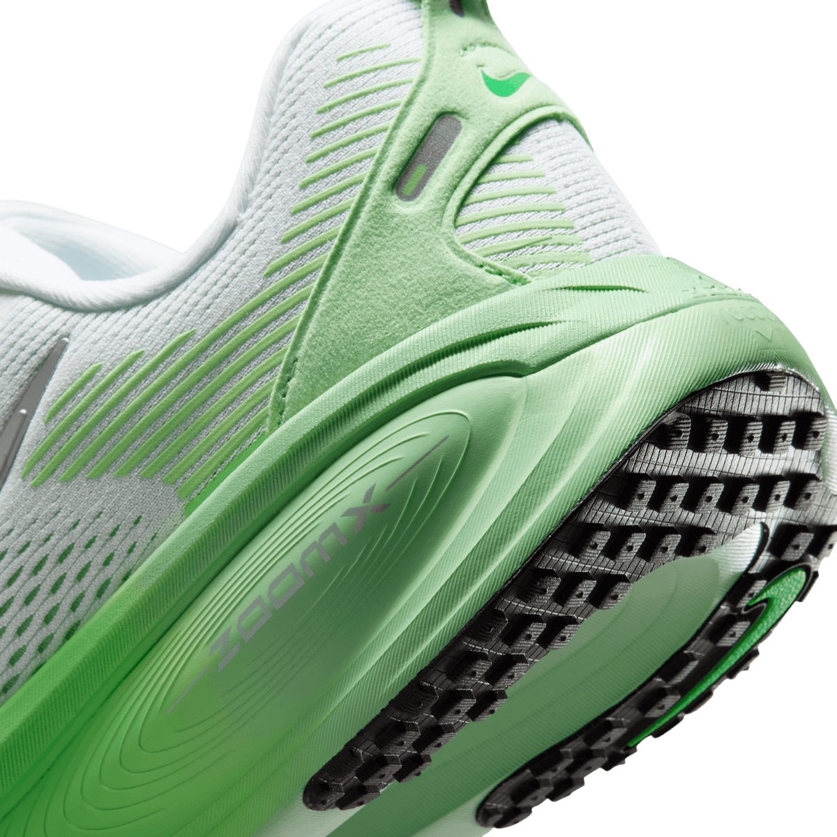 Nike Women's Vomero 18 Illusion Green