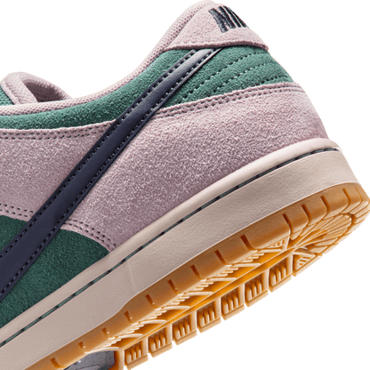 Nike SB Dunk Low Pro Mineral Raisin Rose
