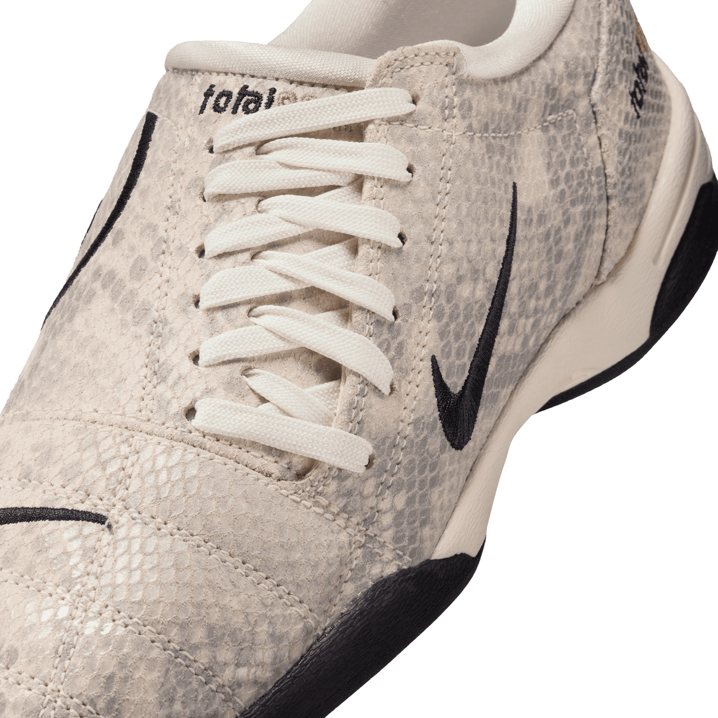 Nike Women's Total 90 SE Pale Ivory