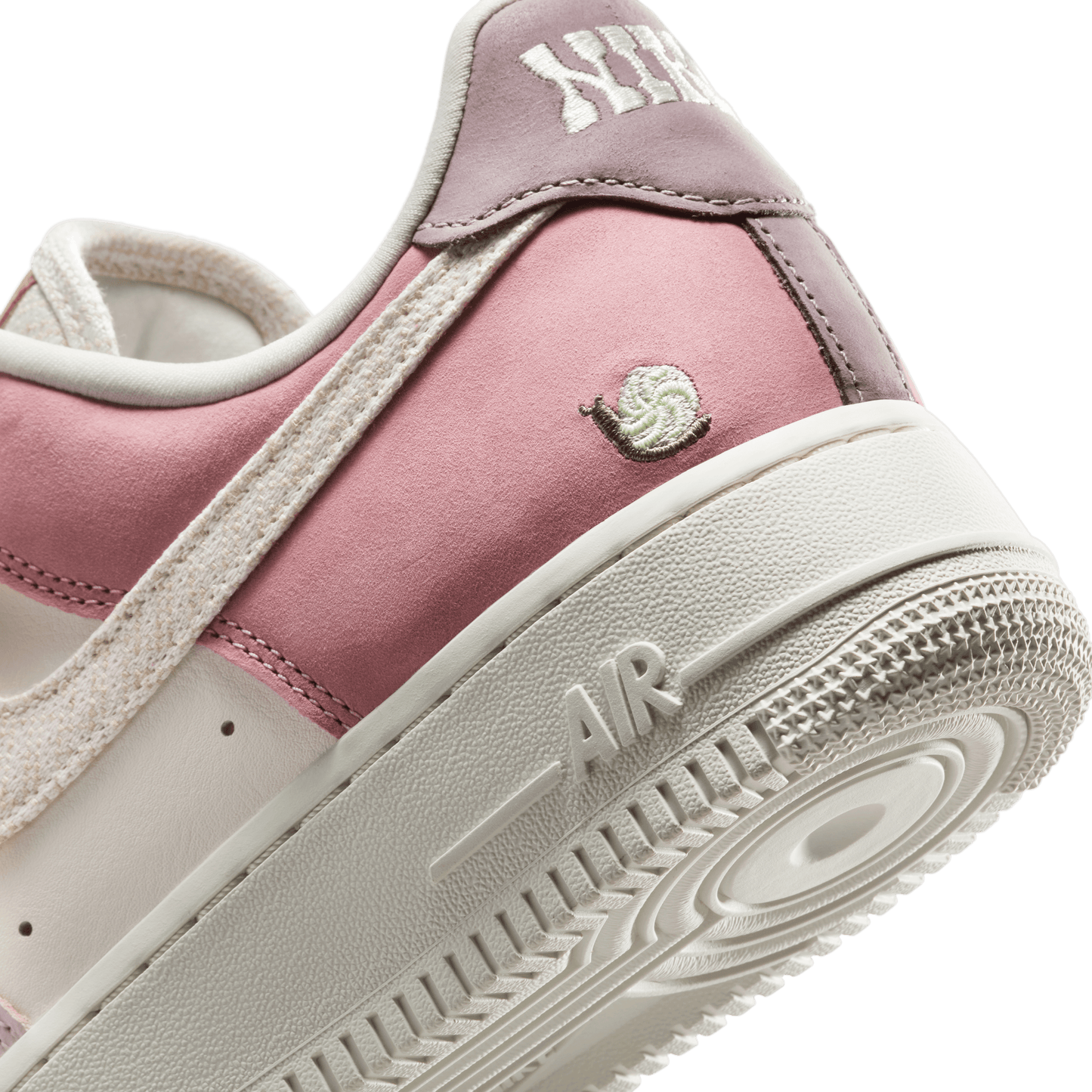 Nike Women's Air Force 1 '07 LX Mushroom
