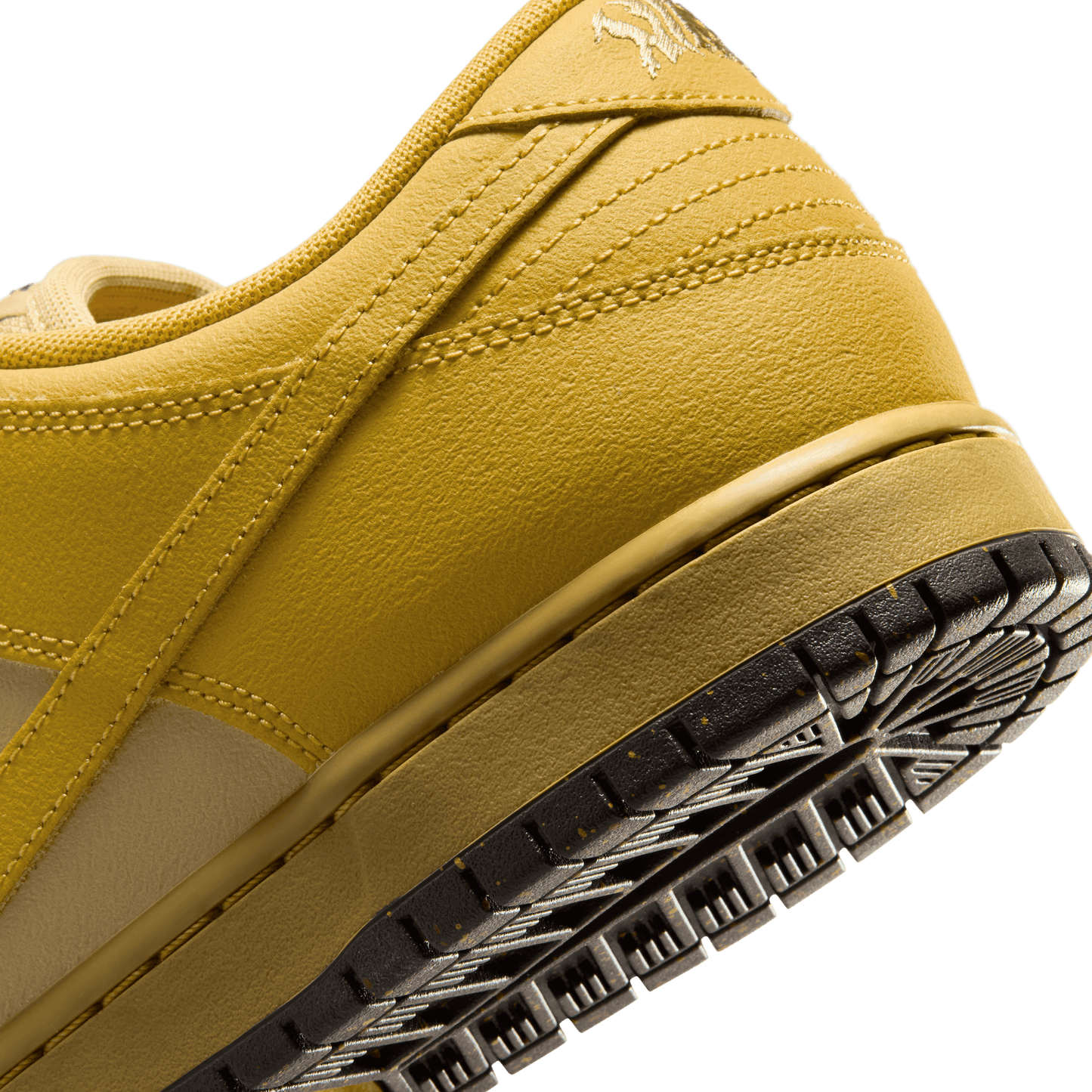 Nike SB Dunk Low Pro Saffron Quartz