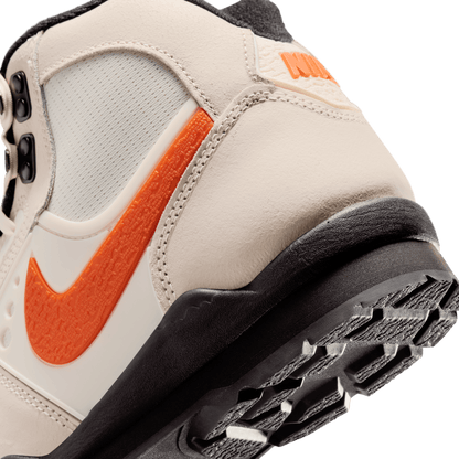 Nike Baltoro Boot Chalk Safety Orange