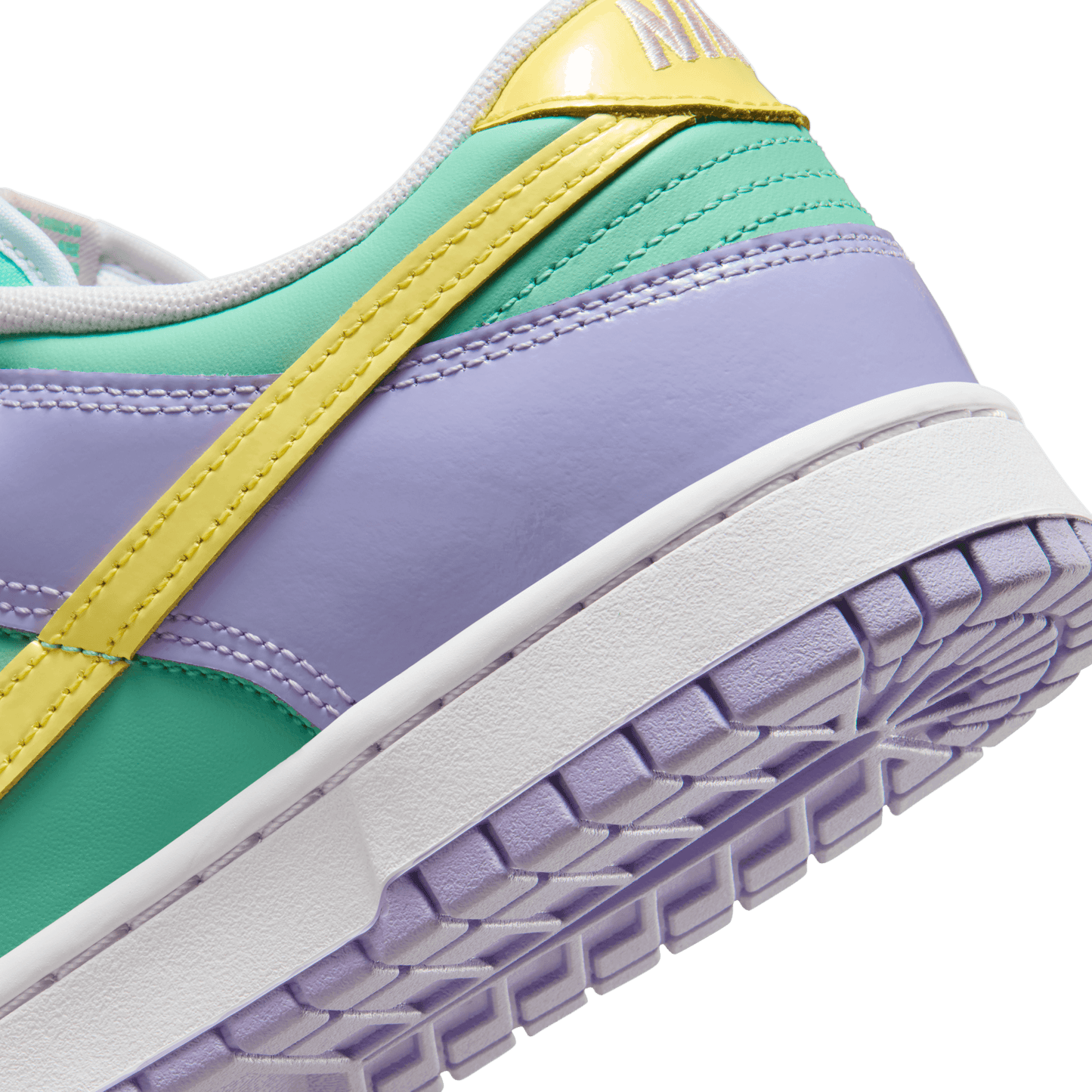 Nike Dunk Low Retro Easter
