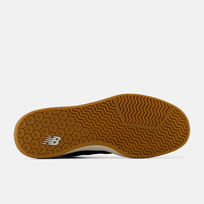 NB Numeric 440v2 Pumpernickel Black