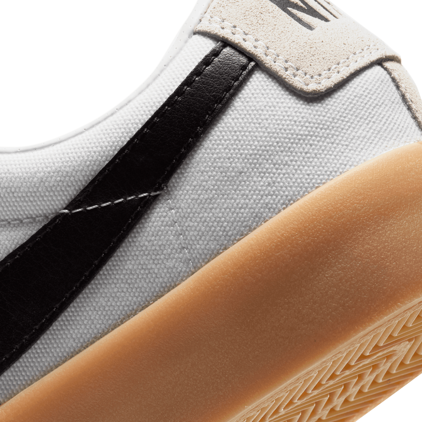 Nike SB Zoom Blazer Low Pro GT White/Black Gum